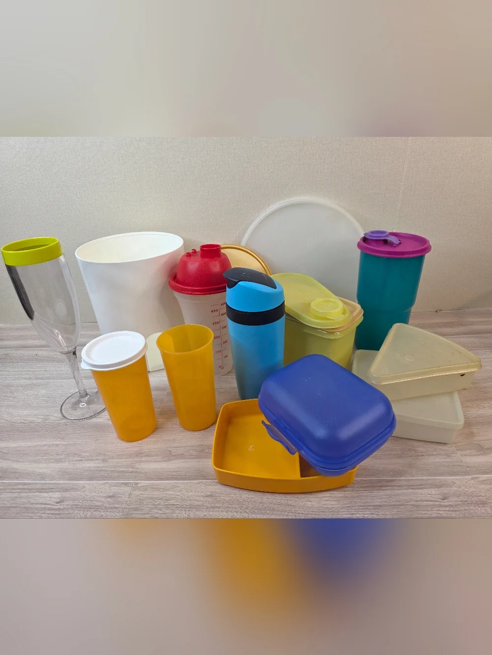 Tupperware Lot - Picture 1 of 1